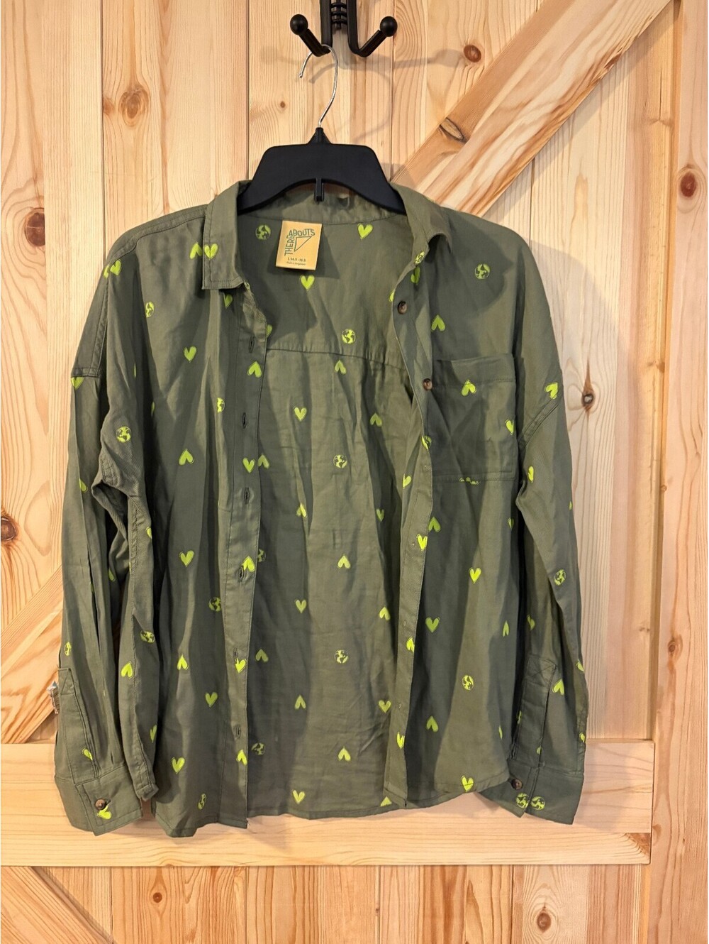 Thereabouts Sea Spray Hearts Olive Green Button-Up Shirt with Yellow Hearts L